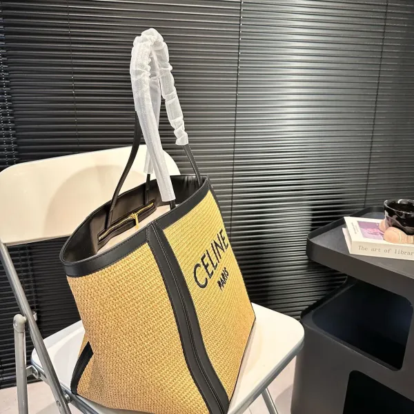【CELINE 公式旗艦店】セリーヌ ハンドバッグ 当日出荷 好評に付き再入荷！27*31CM  1240723