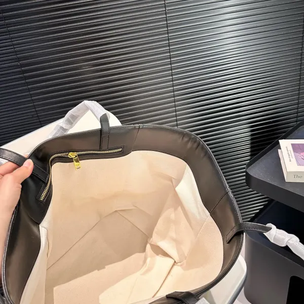 【CELINE 公式旗艦店】セリーヌ ハンドバッグ 当日出荷 好評に付き再入荷！27*31CM  1240723