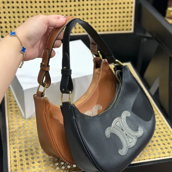 CELINE セリーヌのアンダーアームバッグ 23*14*7cm
