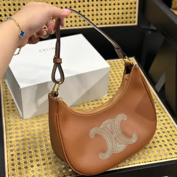 CELINE セリーヌのアンダーアームバッグ 23*14*7cm