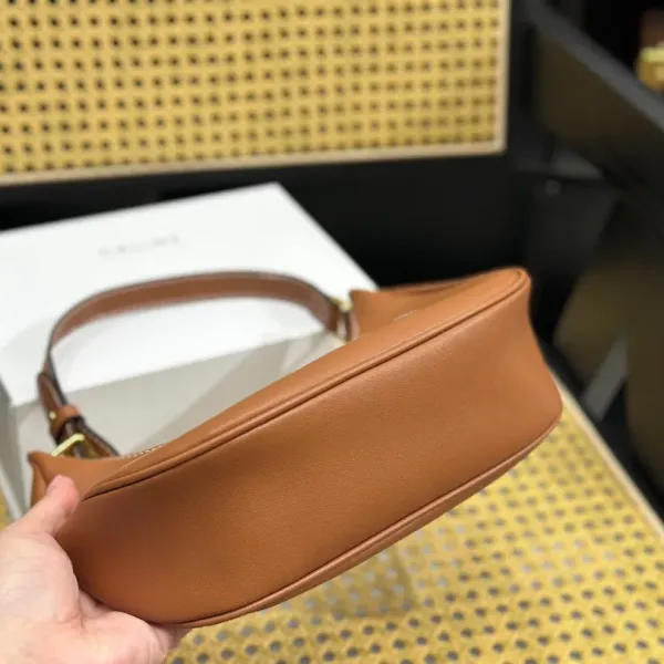 CELINE セリーヌのアンダーアームバッグ 23*14*7cm