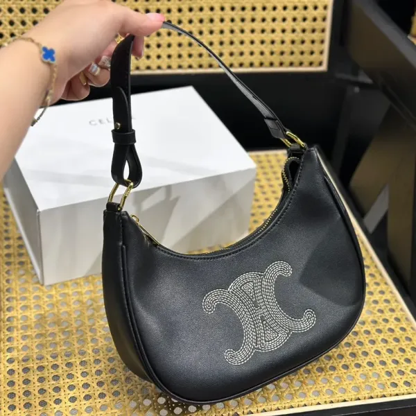 CELINE セリーヌのアンダーアームバッグ 23*14*7cm