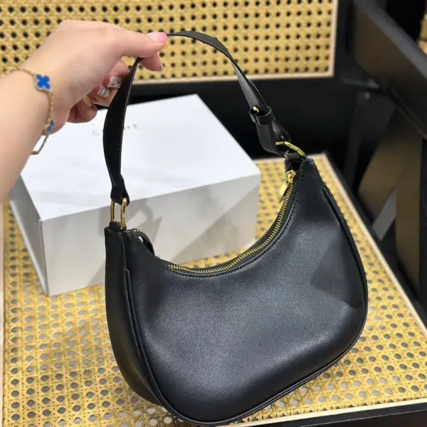 CELINE セリーヌのアンダーアームバッグ 23*14*7cm