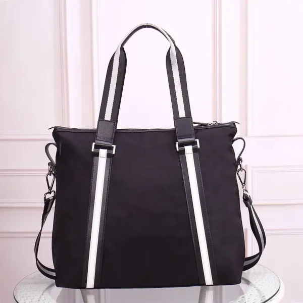 【PRADA 公式旗艦店】プラダ  ブリーフケース  当日出荷 好評に付き再入荷！40*34*12CM