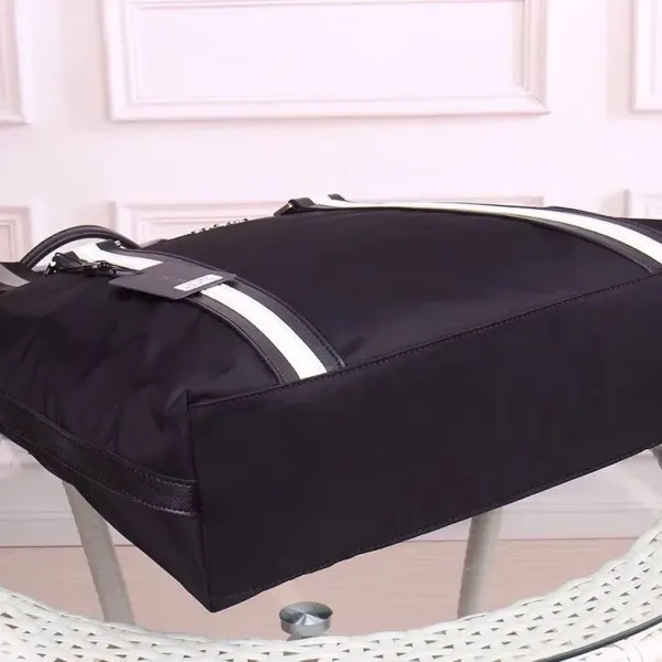 【PRADA 公式旗艦店】プラダ  ブリーフケース  当日出荷 好評に付き再入荷！40*34*12CM