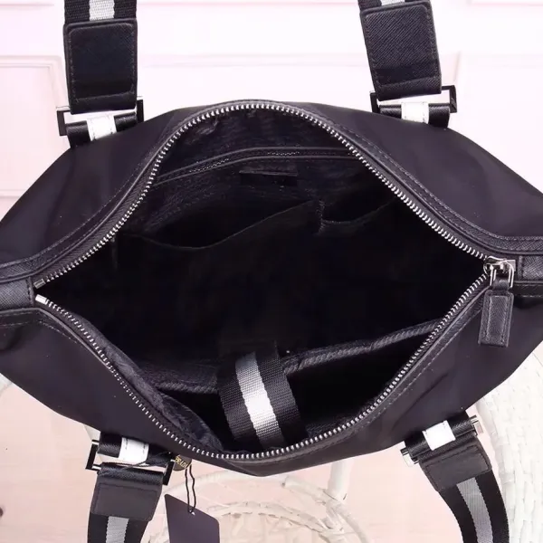 【PRADA 公式旗艦店】プラダ  ブリーフケース  当日出荷 好評に付き再入荷！40*34*12CM