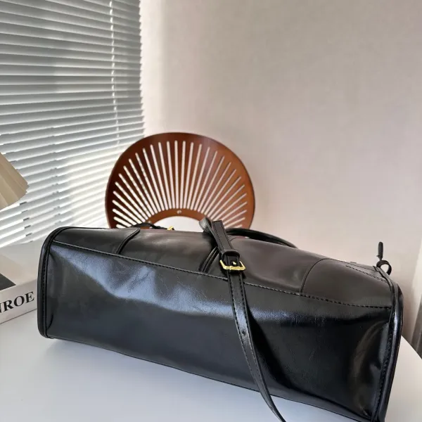 【PRADA 公式旗艦店】 プラダ 斜めがけバッグ当日出荷 好評に付き再入荷38*30CM 【PRADA 公式旗艦店】 プラダ 斜めがけバッグ当日出荷 好評に付き再入荷38*30CM