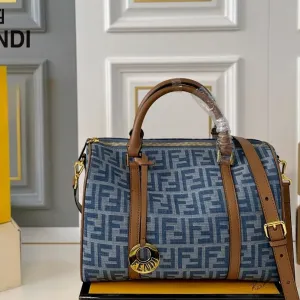 【FENDI  公式旗艦店】フェンディ  ハンドバッグ  当日出荷 好評に付き再入荷！30*20CM  240720