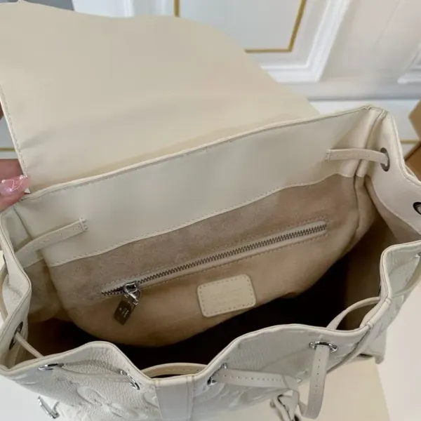 【GUCCI 公式旗艦店】グッチ リュックサック 当日出荷 好評に付き再入荷！33*40CM  240724