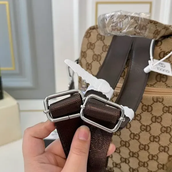 【GUCCI 公式旗艦店】グッチ リュックサック 当日出荷 好評に付き再入荷！22*30CM  240724
