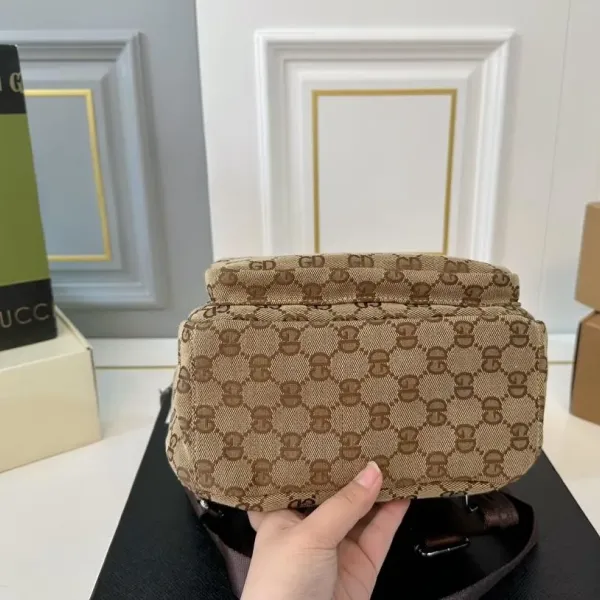 【GUCCI 公式旗艦店】グッチ リュックサック 当日出荷 好評に付き再入荷！22*30CM  240724