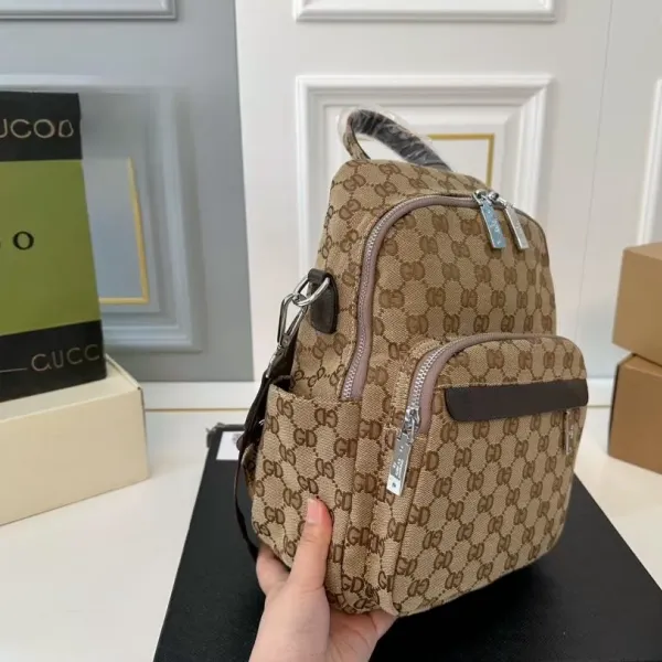 【GUCCI 公式旗艦店】グッチ リュックサック 当日出荷 好評に付き再入荷！22*30CM  240724