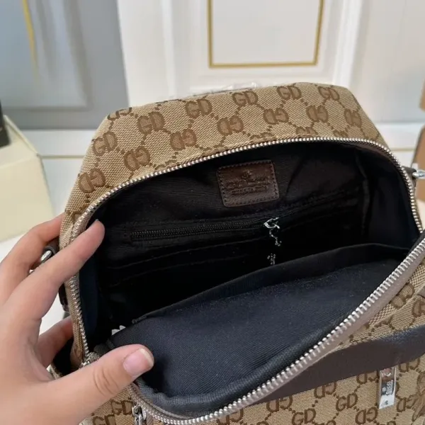 【GUCCI 公式旗艦店】グッチ リュックサック 当日出荷 好評に付き再入荷！22*30CM  240724