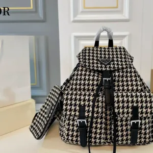 【DIOR公式旗艦店】ディオール リュックサック 当日出荷 好評に付き再入荷！30*32CM 240720