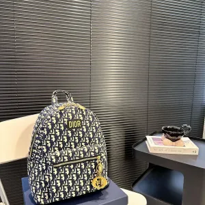 【DIOR公式旗艦店】ディオール リュックサック 当日出荷 好評に付き再入荷！27*32CM 240720