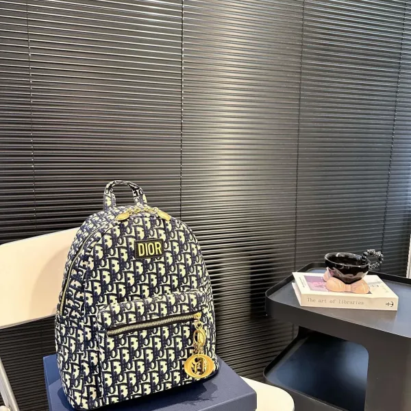 【DIOR公式旗艦店】ディオール リュックサック 当日出荷 好評に付き再入荷！27*32CM 240720