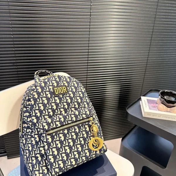 【DIOR公式旗艦店】ディオール リュックサック 当日出荷 好評に付き再入荷！27*32CM 240720