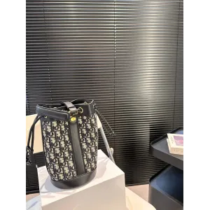 【DIOR公式旗艦店】ディオール リュックサック 当日出荷 好評に付き再入荷！15*24CM 240720