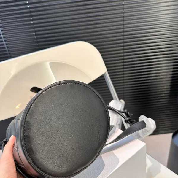 【DIOR公式旗艦店】ディオール リュックサック 当日出荷 好評に付き再入荷！15*24CM 240720