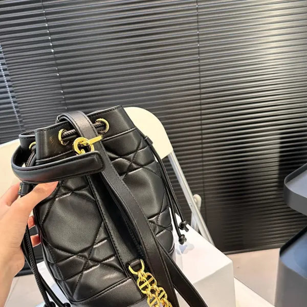 【DIOR公式旗艦店】ディオール リュックサック 当日出荷 好評に付き再入荷！15*24CM 240720