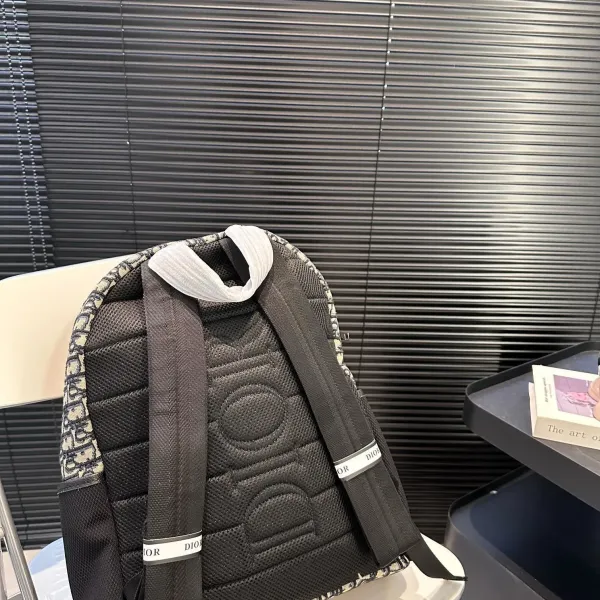 【DIOR公式旗艦店】ディオール リュックサック 当日出荷 好評に付き再入荷！31*40CM 240720