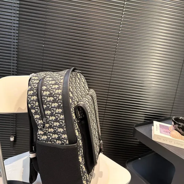 【DIOR公式旗艦店】ディオール リュックサック 当日出荷 好評に付き再入荷！31*40CM 240720