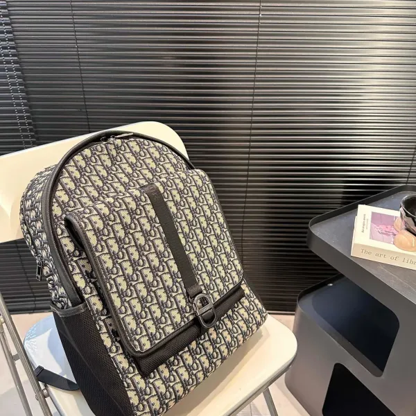 【DIOR公式旗艦店】ディオール リュックサック 当日出荷 好評に付き再入荷！31*40CM 240720