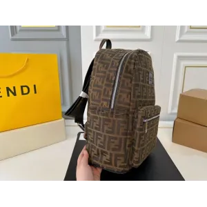 【FENDI  公式旗艦店】フェンディ  リュックサック  当日出荷 好評に付き再入荷！32*37CM  240720