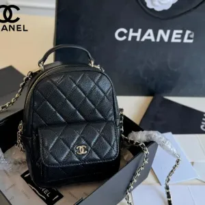 【CHANEL 公式旗艦店】シャネル リュックサック 当日出荷 好評に付き再入荷！13*19CM  240723