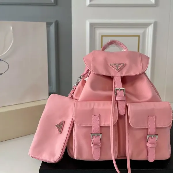 【PRADA  公式 旗艦店】プラダ   リュックサック当日出荷 好評に付き再入荷！30*33CM  240719