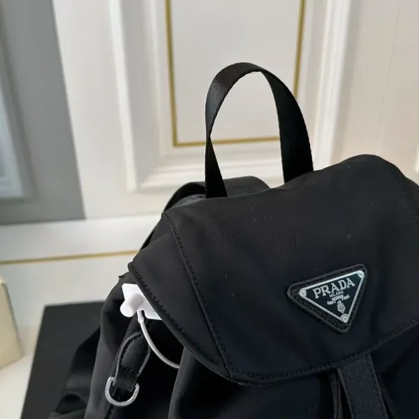 【PRADA  公式 旗艦店】プラダ   リュックサック当日出荷 好評に付き再入荷！30*33CM  240719
