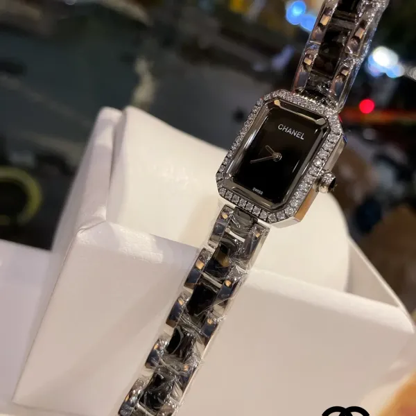 CHANEL(シャネル)  腕時計32MM