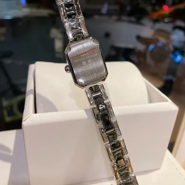 CHANEL(シャネル)  腕時計32MM