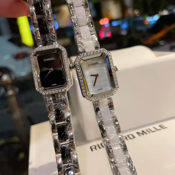 CHANEL(シャネル)  腕時計32MM