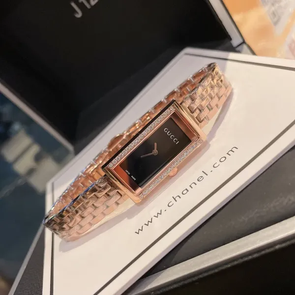 GUCCI(クッチ)  腕時計17*36MM