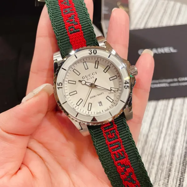 GUCCI(クッチ)  腕時計40MM
