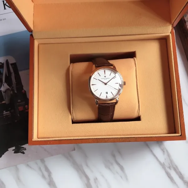 VACHERON  CONSTANTIN (ヴァシュロン・コンスタンタン)  腕時計40MM