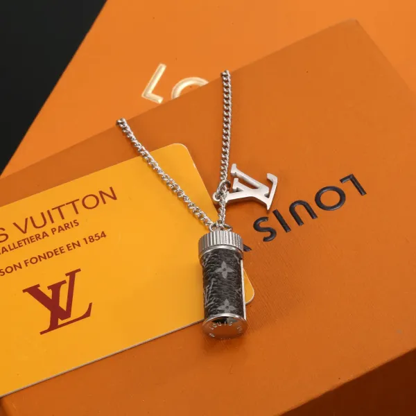 LV【LOUIS VUITTON】ネックレス、新しいネックレス万能シンプルファッションオーナメント 250301