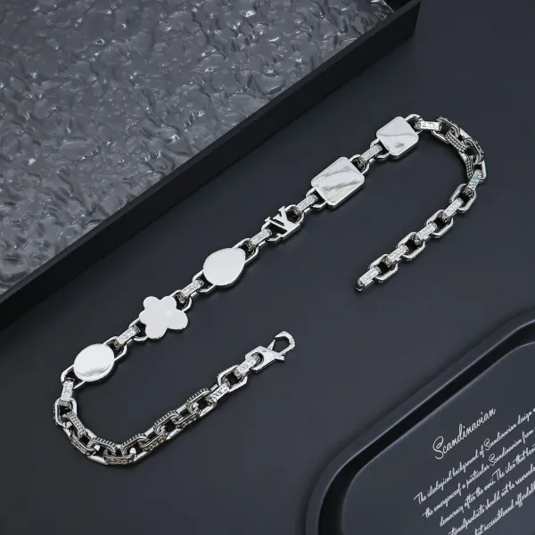 【LOUIS VUITTON】ネックレス、新しいネックレス万能シンプルファッションオーナメント 240728