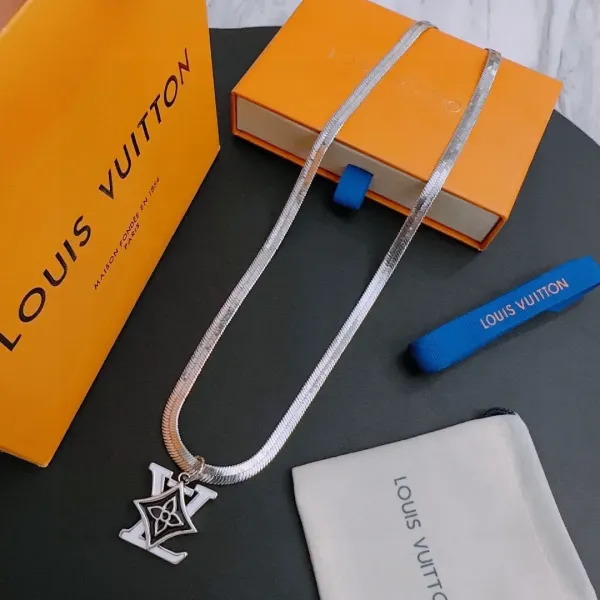 【LOUIS VUITTON】ネックレス、新しいネックレス万能シンプルファッションオーナメント  2472