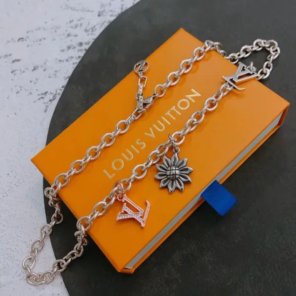 【LOUIS VUITTON 】ネックレス、新しいネックレス万能シンプルファッションオーナメント