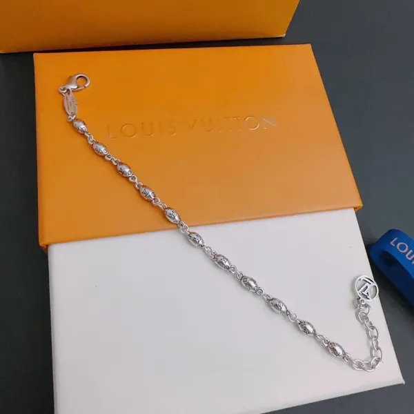 【 LOUIS VUITTON】ブレスレット、ファッションシンプルなスタイル 2472