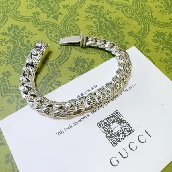 【GUCCI】ブレスレット、ファッションシンプルなスタイル 240815