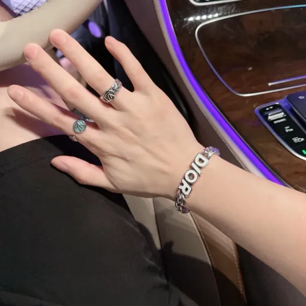 【DIOR】ブレスレット、ファッションシンプルなスタイル 250301