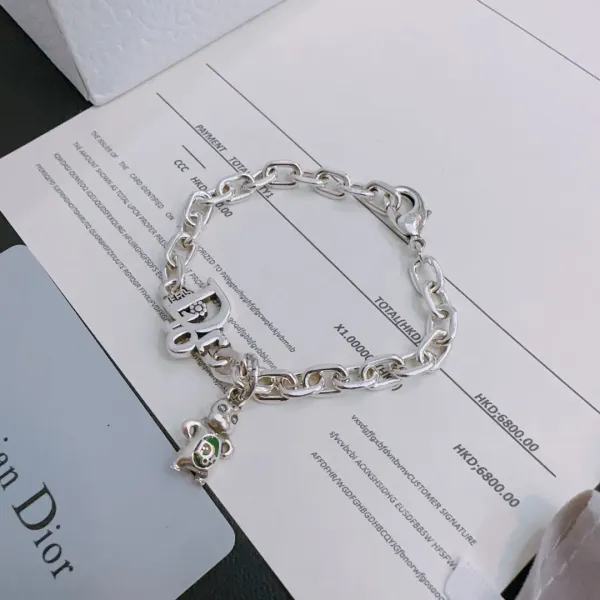 【DIOR】ブレスレット、ファッションシンプルなスタイル 240812