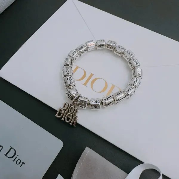 【DIOR】ブレスレット、ファッションシンプルなスタイル 240812