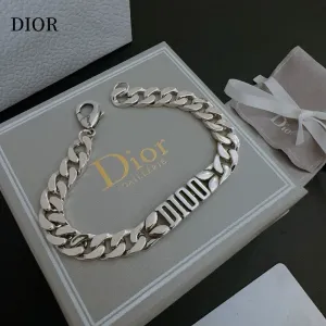【DIOR】ブレスレット、ファッションシンプルなスタイル 240812