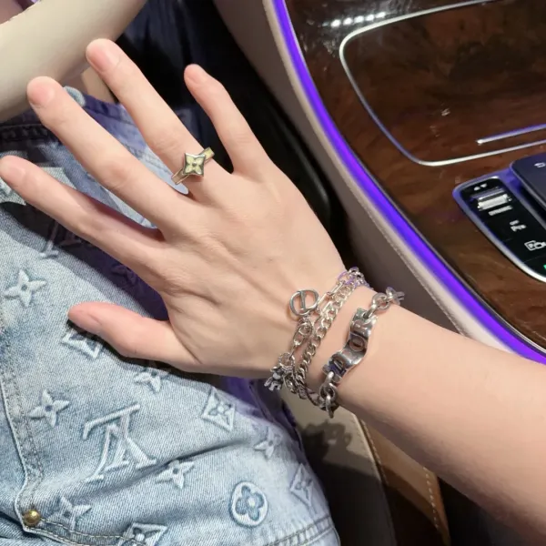 【DIOR】ブレスレット、ファッションシンプルなスタイル 240730