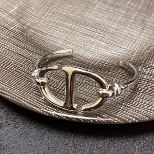 【DIOR】ブレスレット、ファッションシンプルなスタイル