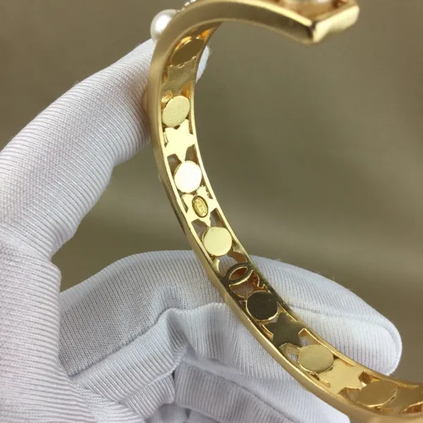 【CHANEL】ブレスレット、ファッションシンプルなスタイル